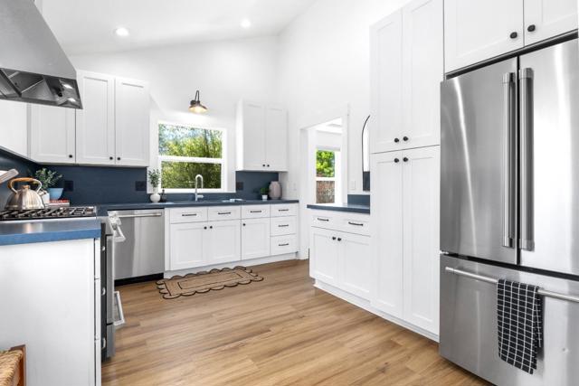 900 35th Avenue, Santa Cruz CA: https://media.crmls.org/mediaz/7bbf3c38-d112-4ca9-ac19-7b3b42ea305e.jpg