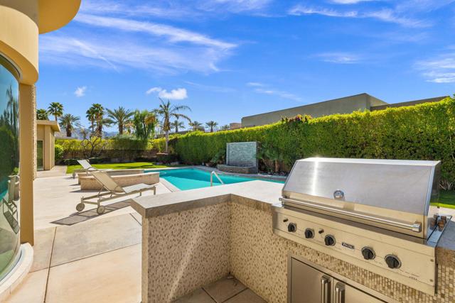 28 Sun Ridge Circle, Rancho Mirage CA: https://media.crmls.org/mediaz/7bc02037-95b8-42de-b7c7-5ceb0c392294.jpg