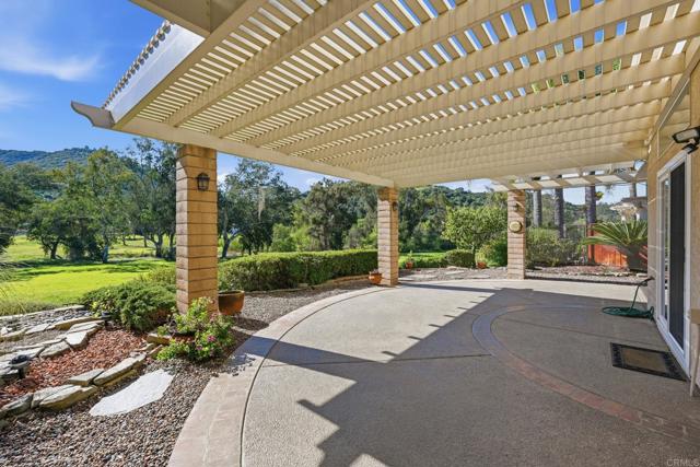 Detail Gallery Image 4 of 51 For 8899 Tobira Drive, Escondido,  CA 92026 - 3 Beds | 2 Baths