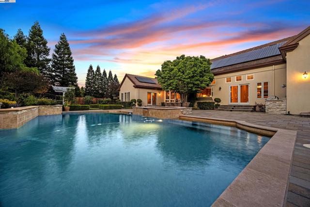 24 Timberview Ct., Danville CA: https://media.crmls.org/mediaz/7bc0bff9-1d64-44d9-9d14-a6cef4708479.jpg