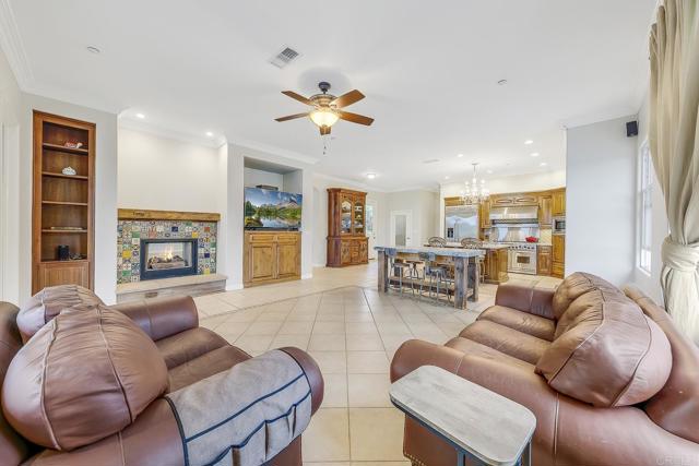 1508 Sequoia Lane, Vista CA: https://media.crmls.org/mediaz/7bc0f0b3-1978-4d22-bcbe-3e34243902e6.jpg