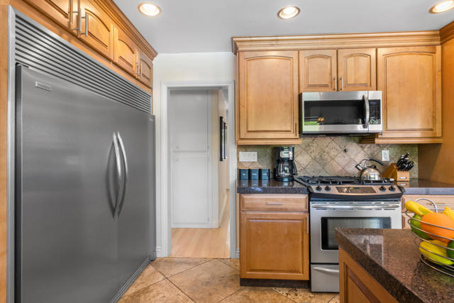 Image 18 of 77 For 502 Molino Road