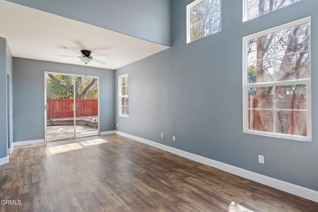 7-web-or-mls-06 - Living Room