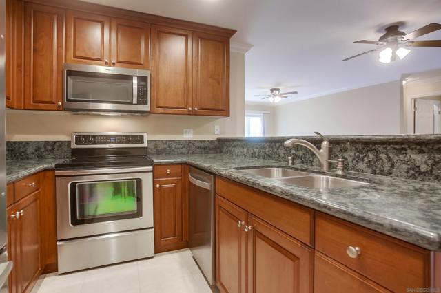 3513 Caminito Sierra, Carlsbad CA: https://media.crmls.org/mediaz/7bc38adc-7282-4313-826b-973be1ecc31f.jpg