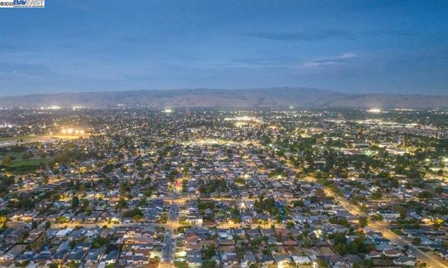 36702 Olive St, Newark CA: https://media.crmls.org/mediaz/7bc3d39a-184e-4171-9457-01c815b289e7.jpg