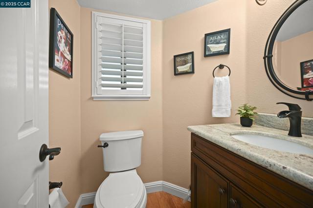 318 Marie Cmn, Livermore CA: https://media.crmls.org/mediaz/7bc41809-0b1e-4bf6-a53d-9bb2313f5160.jpg