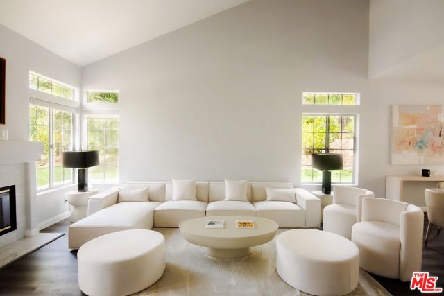3620 Patrick Henry Place, Agoura Hills CA: https://media.crmls.org/mediaz/7bc42c2f-c150-4488-9a67-8f2b80535908.jpg