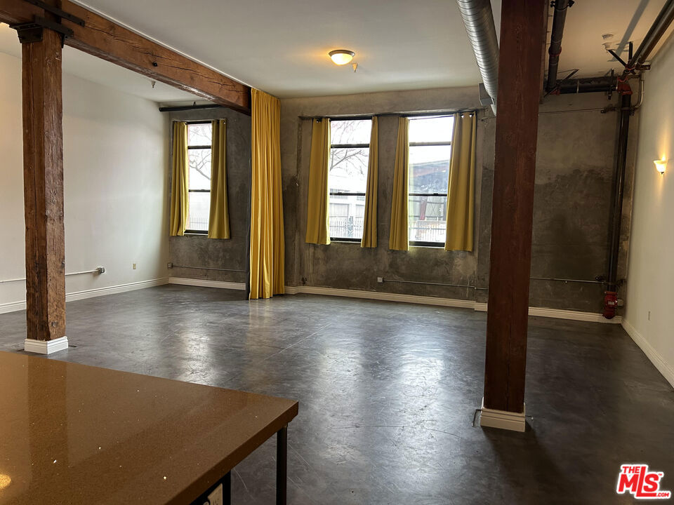 652 Mateo Street 101, Los Angeles, CA 90021
