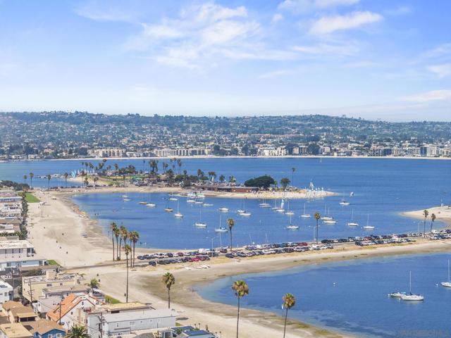 735 Jersey Court, San Diego CA: https://media.crmls.org/mediaz/7bc58e68-eea0-42fc-ada4-9efb6897c31d.jpg