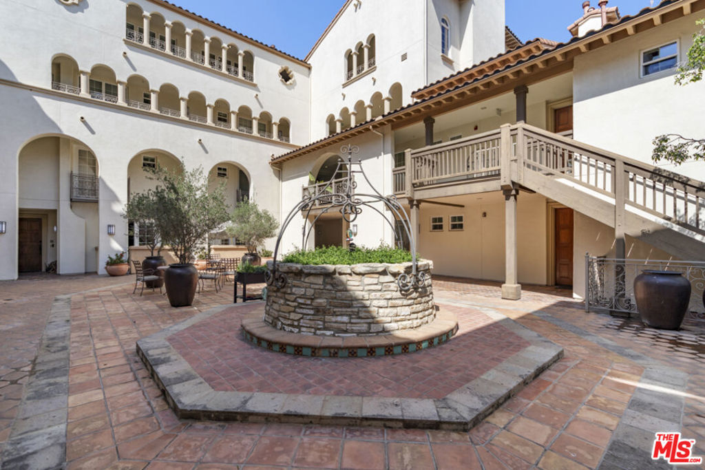 5935 Playa Vista Drive #410