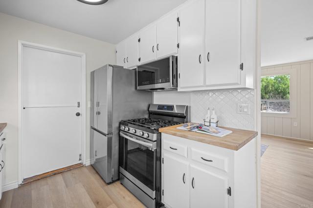 Detail Gallery Image 9 of 27 For 6681 Macarthur Dr, Lemon Grove,  CA 91945 - 3 Beds | 2 Baths