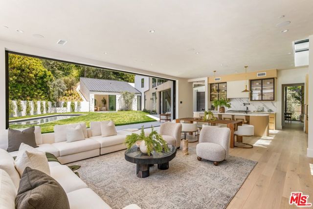 1749 Mandeville Lane, Los Angeles CA: https://media.crmls.org/mediaz/7bc7b6bd-bcac-41e5-835b-025c9a00c752.jpg