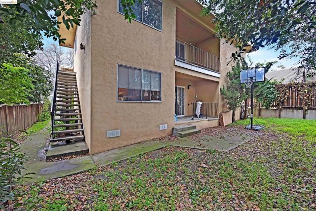 Image 5 of 6 For 3872 35th Ave