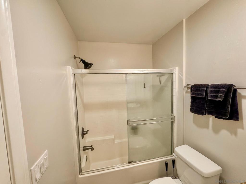 5252 Balboa Arms Drive - photo 10