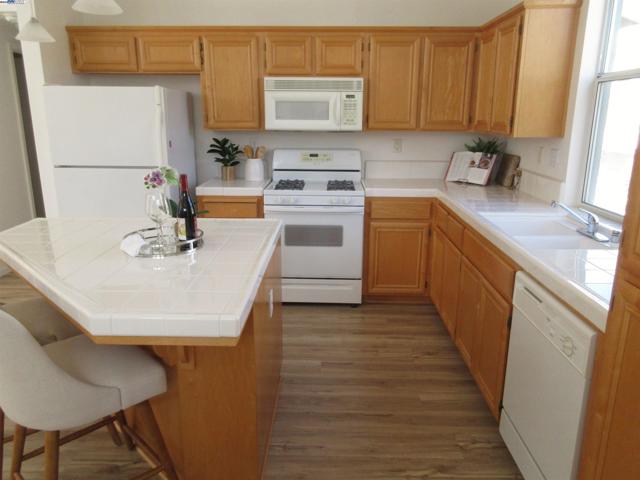 1098 Esparanza Way, San Jose CA: https://media.crmls.org/mediaz/7bc8f27a-1e26-4ab2-8404-edbd7a335f83.jpg