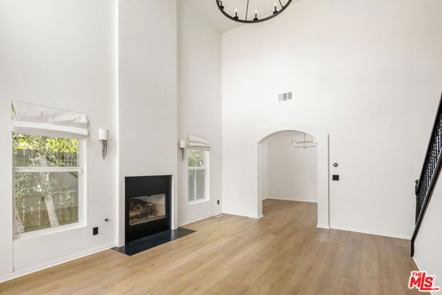 7676 Coldwater Canyon Court, North Hollywood CA: https://media.crmls.org/mediaz/7bc95738-aad7-4e68-8a6e-98a7045cf8d3.jpg