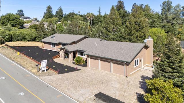 17151 Parkview Drive, Morgan Hill CA: https://media.crmls.org/mediaz/7bc980c0-e3bb-4e12-8744-efd0702fe45b.jpg