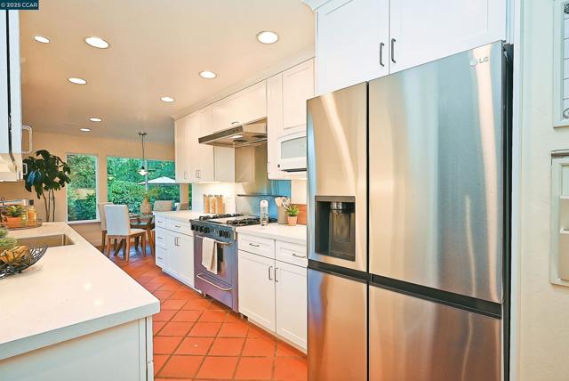 911 Sousa Drive, Walnut Creek CA: https://media.crmls.org/mediaz/7bc986d2-a39e-45bb-bf35-8d9c6728cdb4.jpg