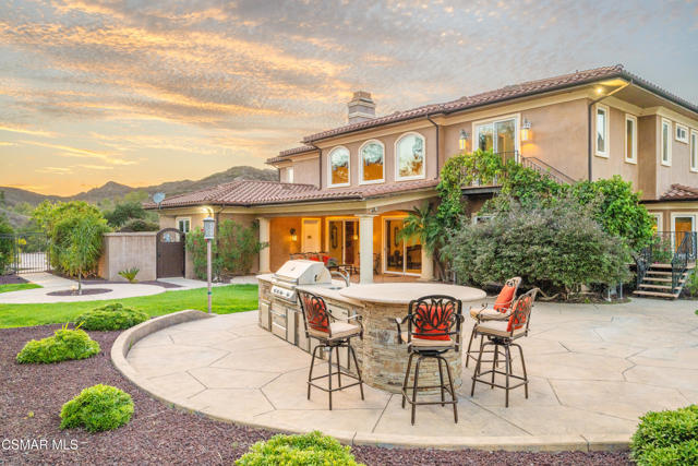 2462 Lost Canyons Drive, Simi Valley CA: https://media.crmls.org/mediaz/7bc9ba0b-d4c1-48da-9e19-bf86917374dc.jpg