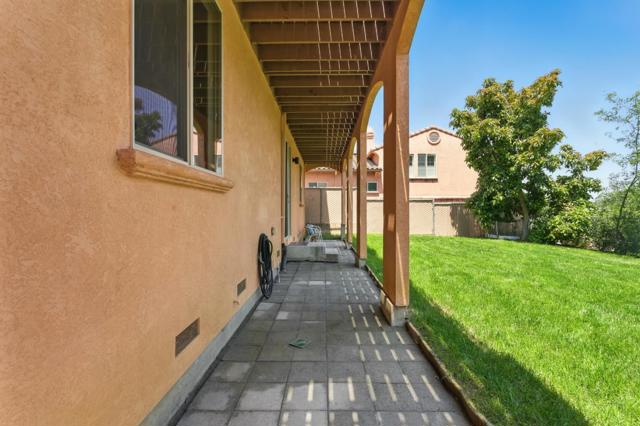 23022 Palazzo Del Kayla, Hayward CA: https://media.crmls.org/mediaz/7bc9c094-61bf-413f-880a-2a4dd616d5e4.jpg
