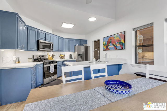 25181 Gail Drive, Idyllwild CA: https://media.crmls.org/mediaz/7bca8b25-261c-471c-8085-b9c90ee6ae24.jpg