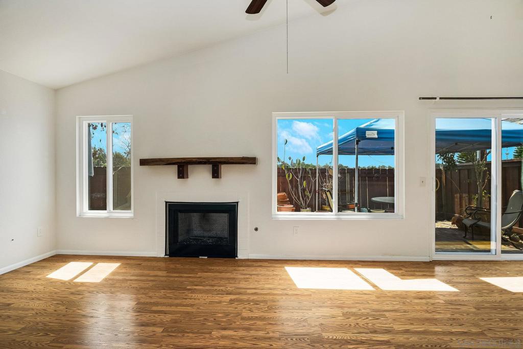 MLS #250035691SD img 5