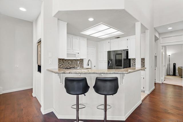 12662 Springbrook Dr, San Diego CA: https://media.crmls.org/mediaz/7bcb1721-8fd2-4115-8a99-9ce359be958e.jpg