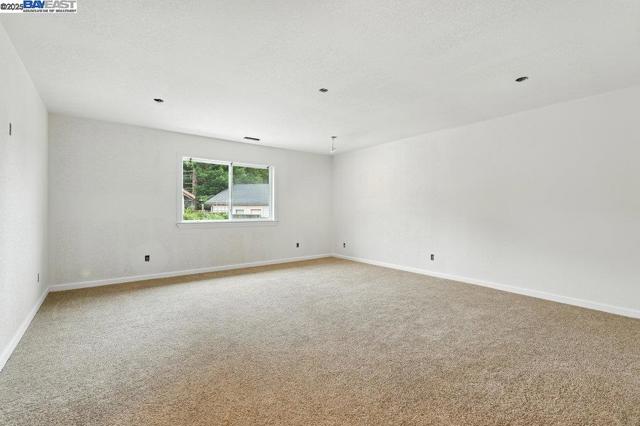 21798 Independent School Rd, Castro Valley CA: https://media.crmls.org/mediaz/7bcb5e76-7815-4869-884e-1e9c3c78852b.jpg