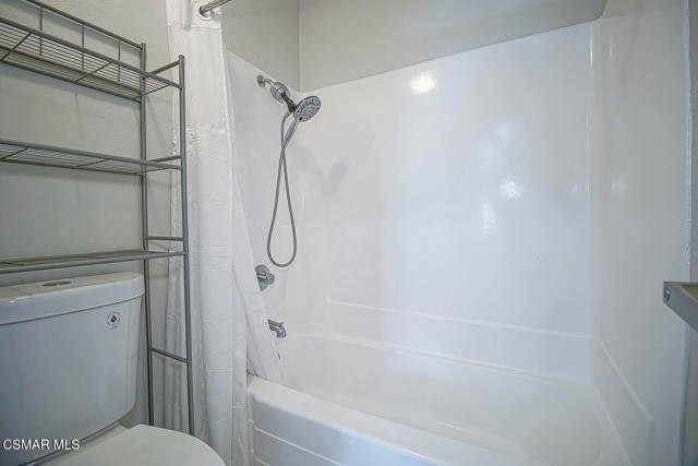 5460 White Oak Avenue, Encino CA: https://media.crmls.org/mediaz/7bcb6ee4-3ff4-4b1e-bb45-59d59c8a3a36.jpg