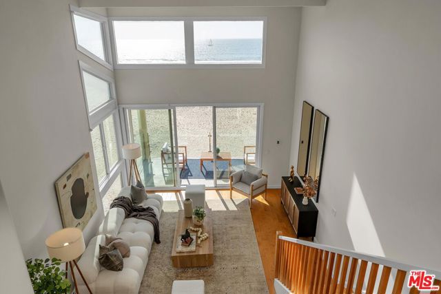 4 Lighthouse Street, Marina del Rey CA: https://media.crmls.org/mediaz/7bcbf12b-b587-48a5-8f4c-afd4981a3865.jpg