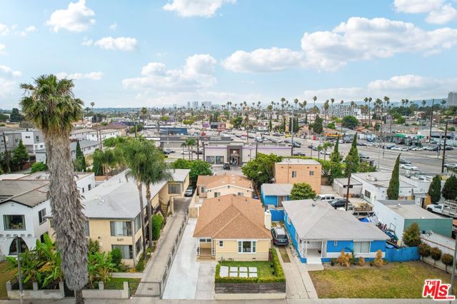 1617 S Highland Avenue, Los Angeles CA: https://media.crmls.org/mediaz/7bcca191-c7c9-4534-90e5-e57f16c0c221.jpg