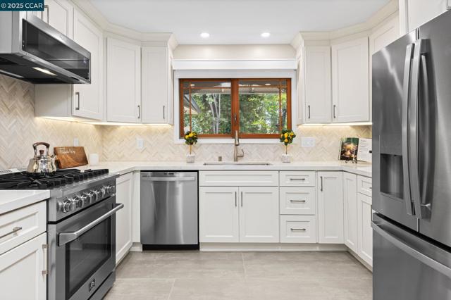 832 San Simeon Dr, Concord CA: https://media.crmls.org/mediaz/7bccbf13-e8df-453f-9d09-3bebcf8103a5.jpg