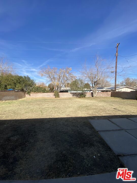 639 E Avenue J, Lancaster CA: https://media.crmls.org/mediaz/7bcce9dd-4427-4a3a-b6e3-92fb827e9ab8.jpg