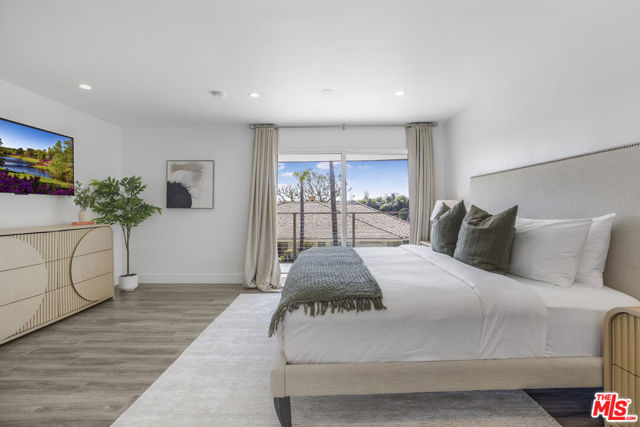 2028 Stradella Road, Los Angeles CA: https://media.crmls.org/mediaz/7bcced22-8f67-4ead-90f3-84d911734a00.jpg