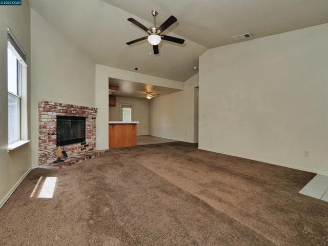 4212 Dunster Drive, Salida CA: https://media.crmls.org/mediaz/7bcd0751-fd09-4c5b-b03e-124bcf80563f.jpg