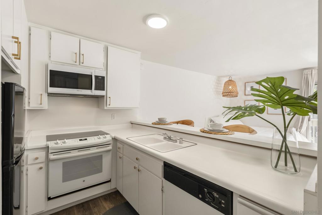 1885 Diamond St - photo 5