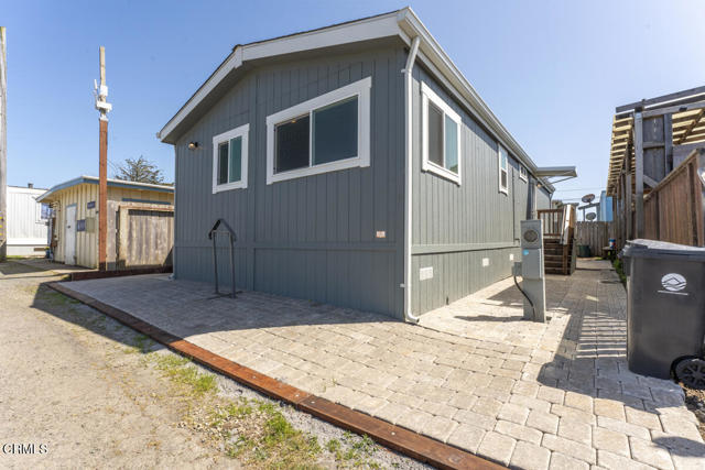 1021 S Main S Street, Fort Bragg CA: https://media.crmls.org/mediaz/7bcdde8e-42aa-4eb0-b85c-155dd645763b.jpg
