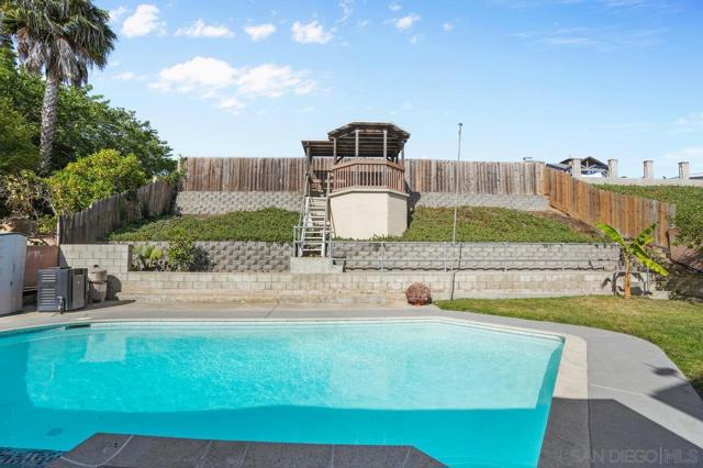 1173 Oasis Ave, Chula Vista CA: https://media.crmls.org/mediaz/7bcdffe4-d373-4ace-8870-d1e38e9e4657.jpg