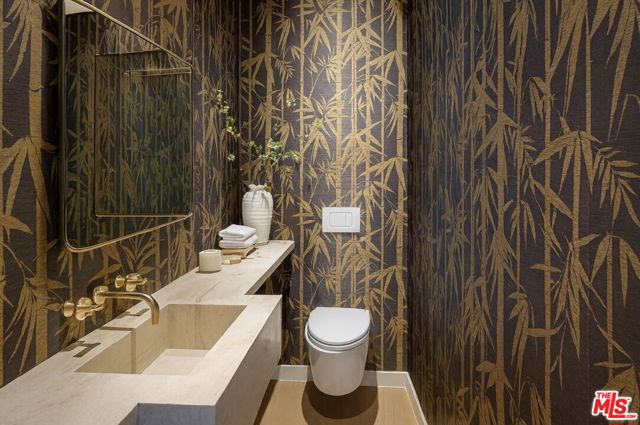 1525 Marlay Drive, Los Angeles CA: https://media.crmls.org/mediaz/7bcfccc7-a06a-42b7-be1b-54a606ea65a1.jpg