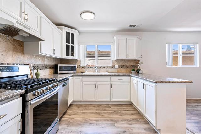 2418 W Lincoln St, Long Beach CA: https://media.crmls.org/mediaz/7bcfe548-0294-4b83-b7b3-0307c15ecdce.jpg