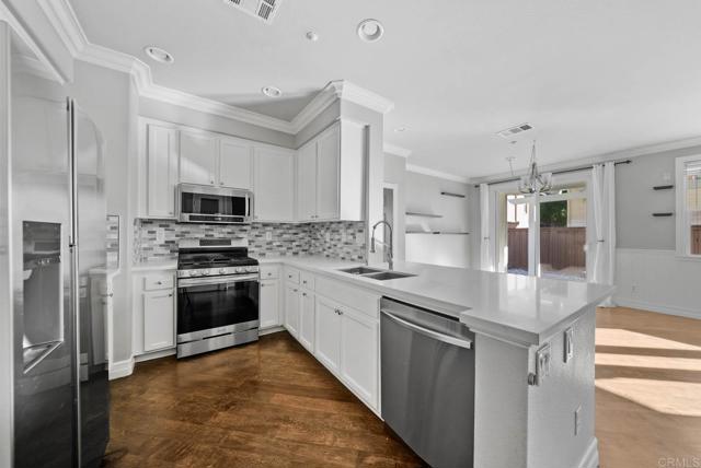 Detail Gallery Image 2 of 44 For 24731 Valleywalk St #6,  Murrieta,  CA 92562 - 3 Beds | 2/1 Baths