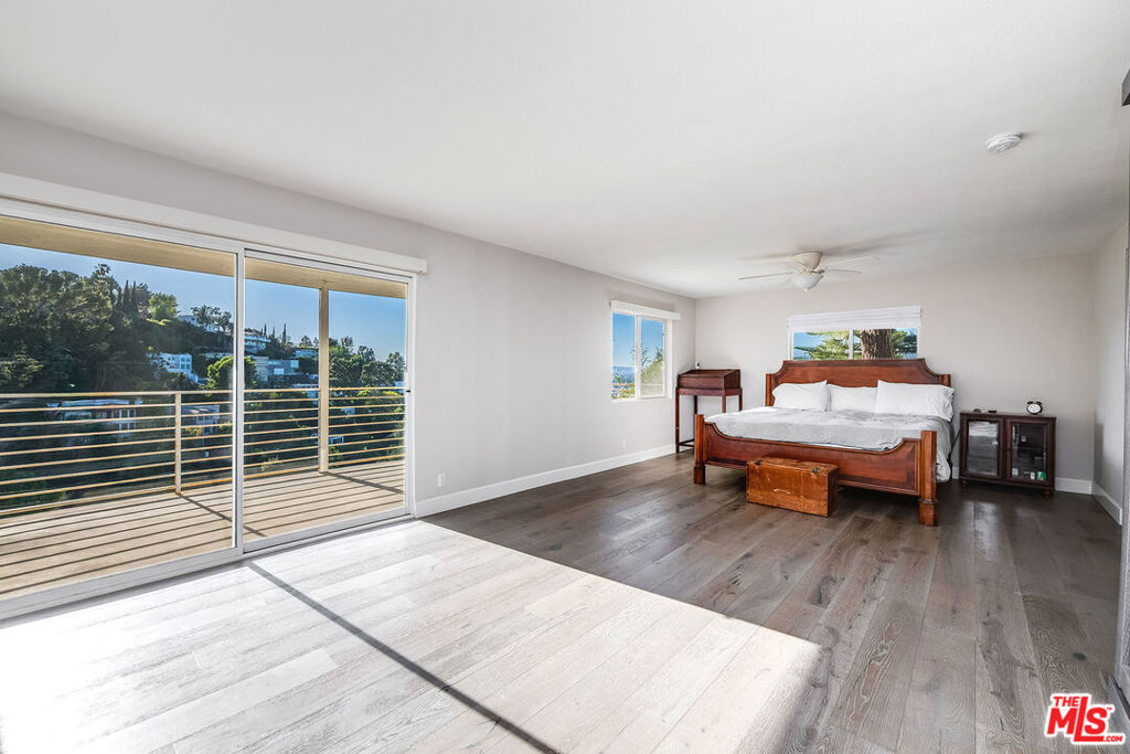 3909 Glenridge DriveSherman Oaks image #25