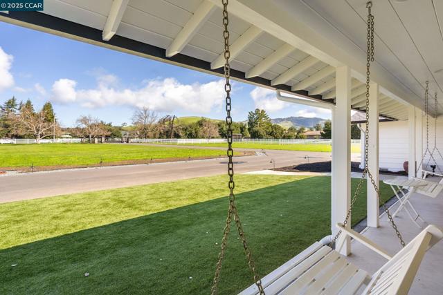 5400 Johnston Rd, Danville CA: https://media.crmls.org/mediaz/7bd1b89e-1fa9-4f64-bd2b-b5c13a680223.jpg
