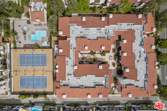 8601 Falmouth Avenue, Playa del Rey CA: https://media.crmls.org/mediaz/7bd1d07b-c975-4346-b2ce-b643abfd3b65.jpg