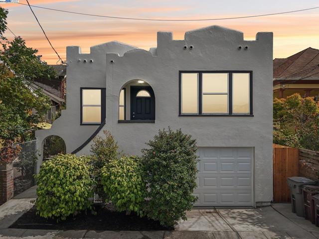 511 59Th St, Oakland CA: https://media.crmls.org/mediaz/7bd2921f-1e84-4b6d-bf60-1cb111696b77.jpg