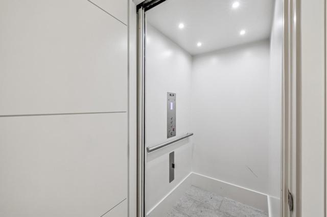 1 Tallwood Court, Atherton CA: https://media.crmls.org/mediaz/7bd2b07f-0ae9-4fb5-9f85-dcab2c9bb788.jpg