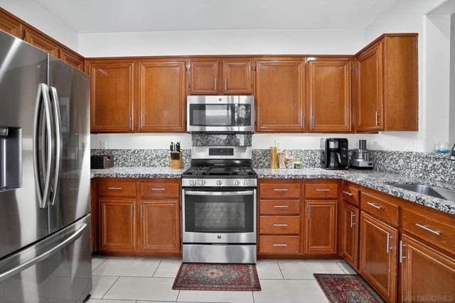 6289 Avenida De Las Vistas, San Diego CA: https://media.crmls.org/mediaz/7bd2da17-ce95-4157-9db5-0e1f9ce9ec5d.jpg