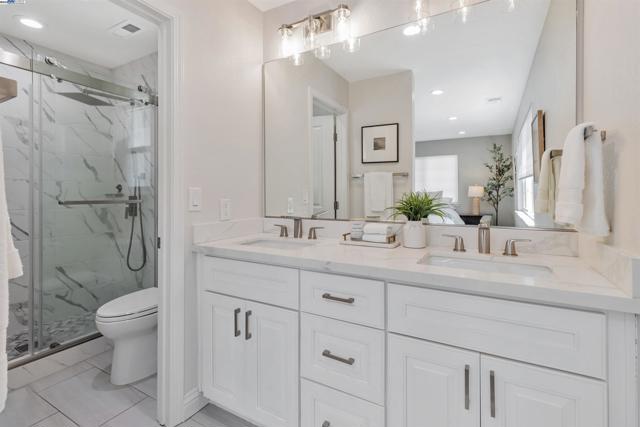 597 Singley Dr, Milpitas CA: https://media.crmls.org/mediaz/7bd34212-ec25-4e01-bfad-a09553e9392e.jpg