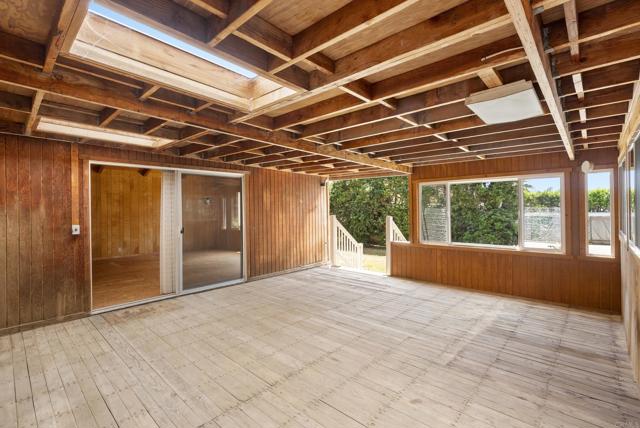 1120 Devonshire Drive, Ocean Beach (San Diego) CA: https://media.crmls.org/mediaz/7bd375da-9cd6-4398-aece-4e9a47ddd1e1.jpg