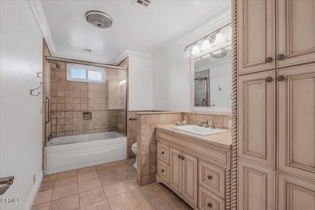 1230 Mandalay Beach Road, Oxnard CA: https://media.crmls.org/mediaz/7bd38836-808a-4c2c-b346-0a7d7dc05dc0.jpg